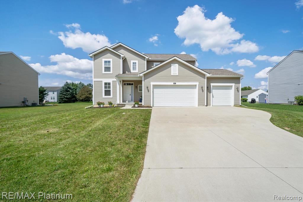 4465 Daniel, Grand Blanc, MI 48439 — front exterior