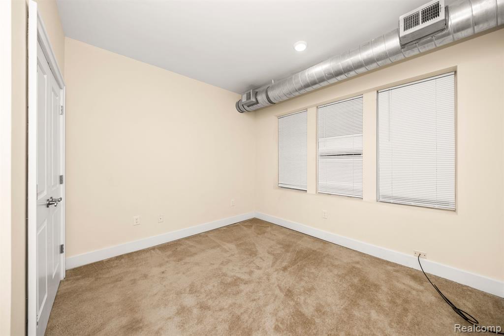 524 E Kirby Street, Detroit, MI 48202 — Photo 14