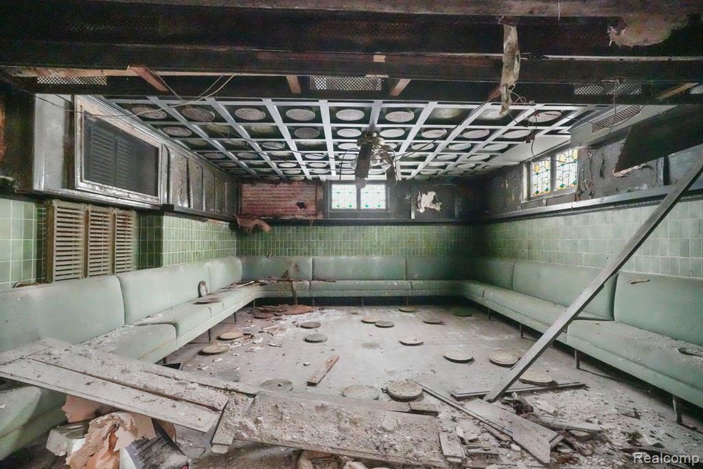 649 VAN DYKE Street, Detroit, MI 48214 — Photo 54