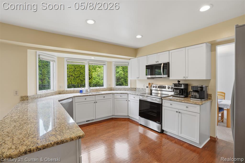 44775 Dunbarton Court, Novi, MI — Photo 19