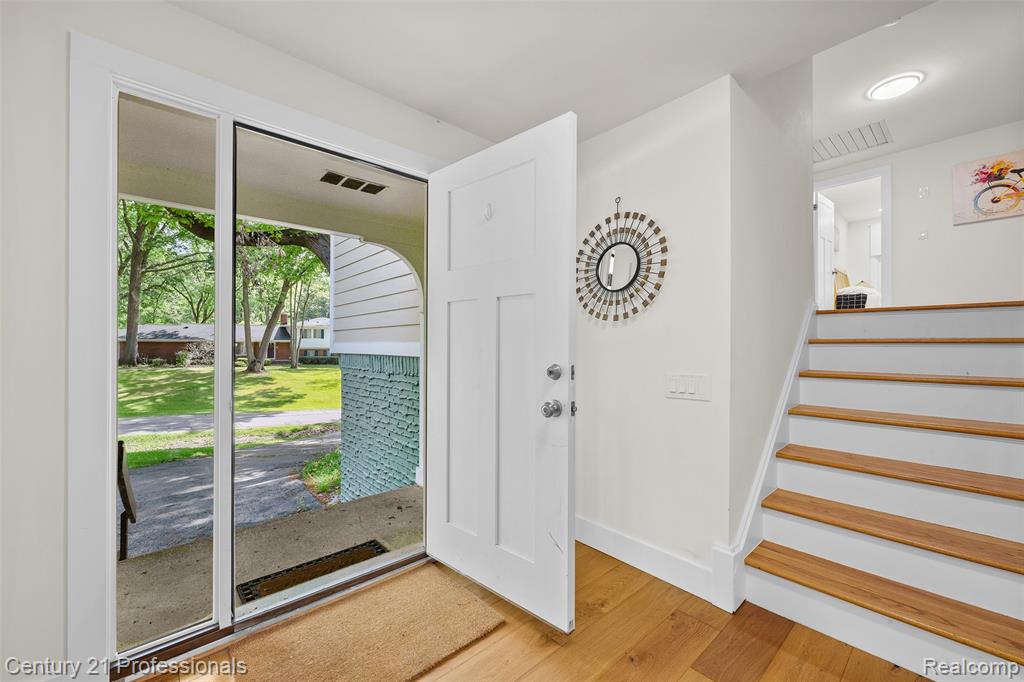 745 Hawthorne Drive, Bloomfield Hills, MI 48304 — Photo 7