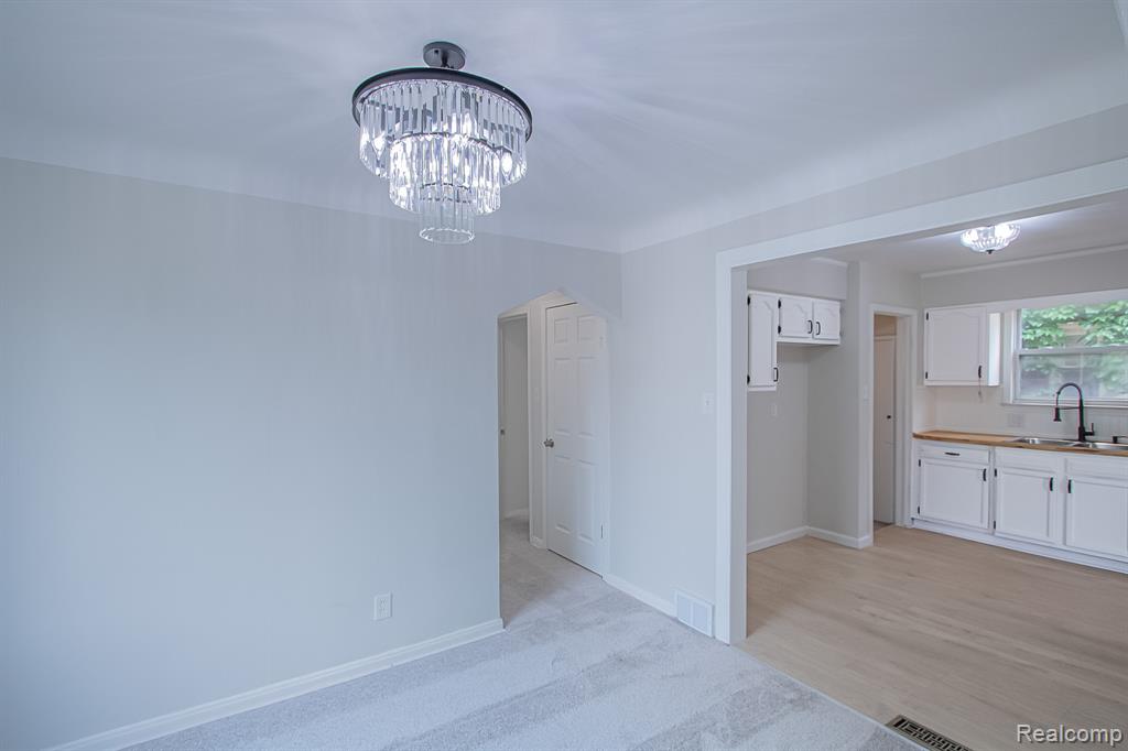16932 Ward Avenue - Photo 4