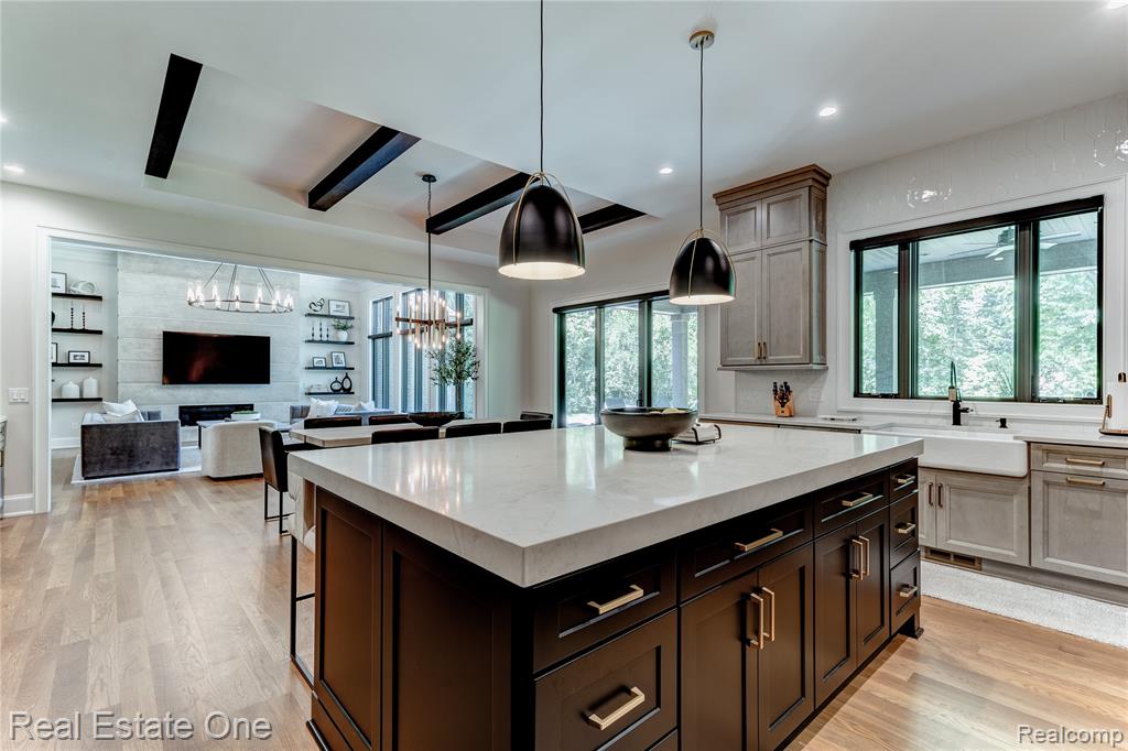 3370 Bloomcrest Drive, Bloomfield Hills, MI, 48304