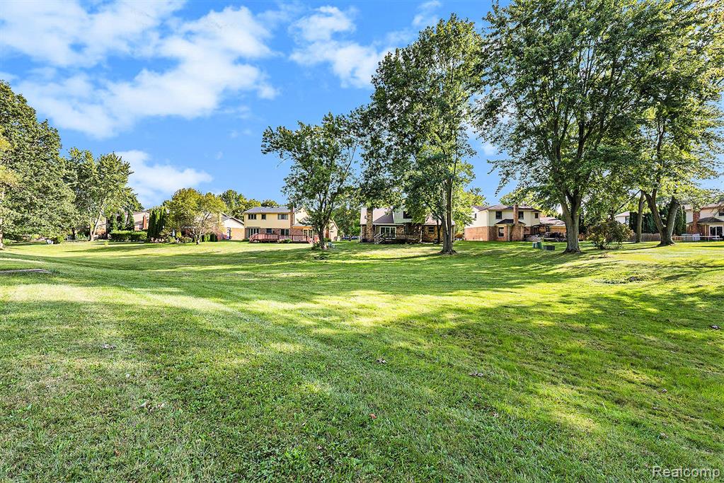 5392 Orchard Crest Drive, Troy, MI 48085 — Photo 25