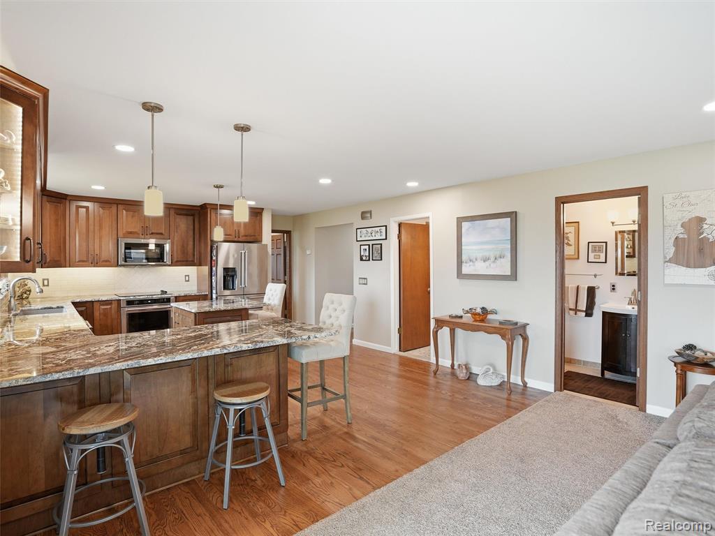 32160 S River Road, Harrison Township, MI — Photo 13