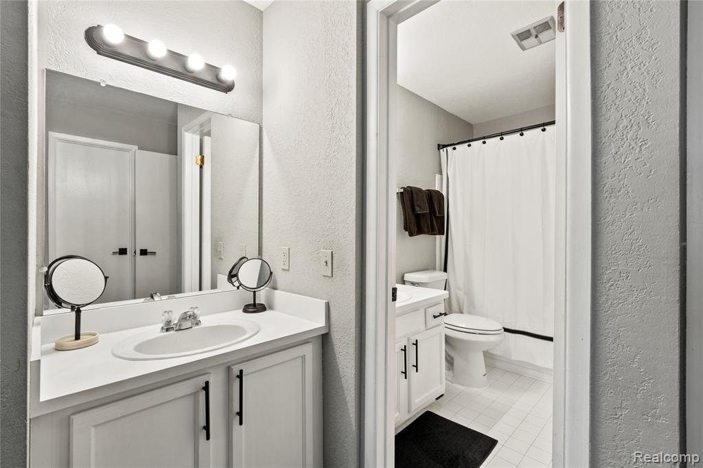 24964 Auburn Lane, Southfield, MI 48033 — Photo 19
