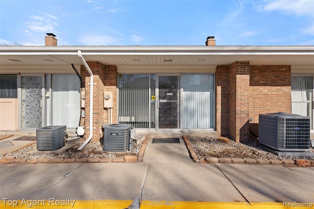 967 Oakwood Drive, Rochester, MI 48307 — Photo 20