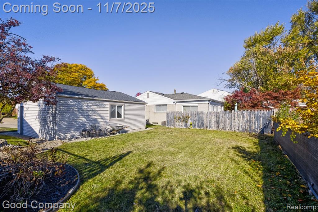 583 Manchester Street, Madison Heights, MI 48071 — Photo 31