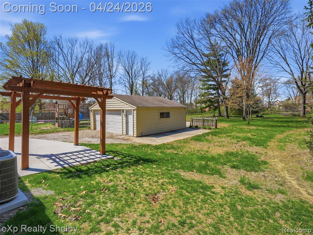 49301 Schoenherr Road, Shelby Twp, MI 48315 — Photo 34