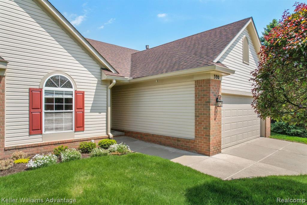390 Mulberry Drive, Commerce Twp, MI 48390 — Photo 48