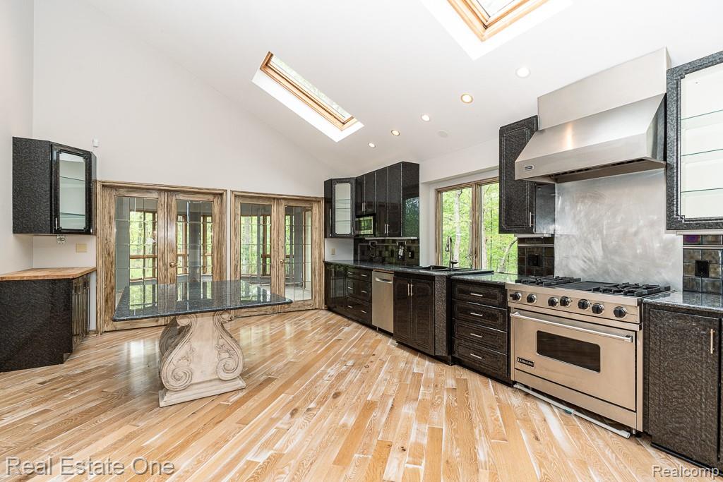 2670 Spring Grove Drive, Brighton, MI 48114 — Photo 23