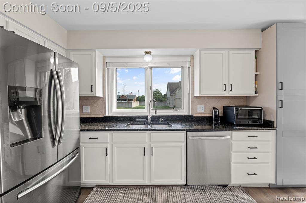 45339 Diamond Pond Drive, Macomb, MI 48044 — Photo 11