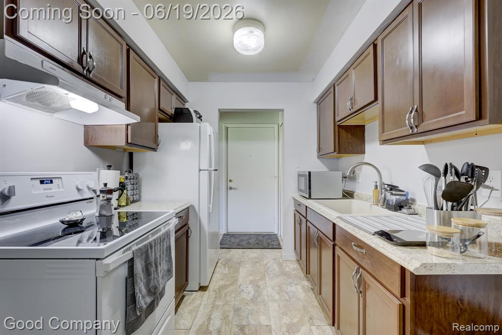 43244 Mound Road, 2, Sterling Heights, MI 48314 — Photo 8