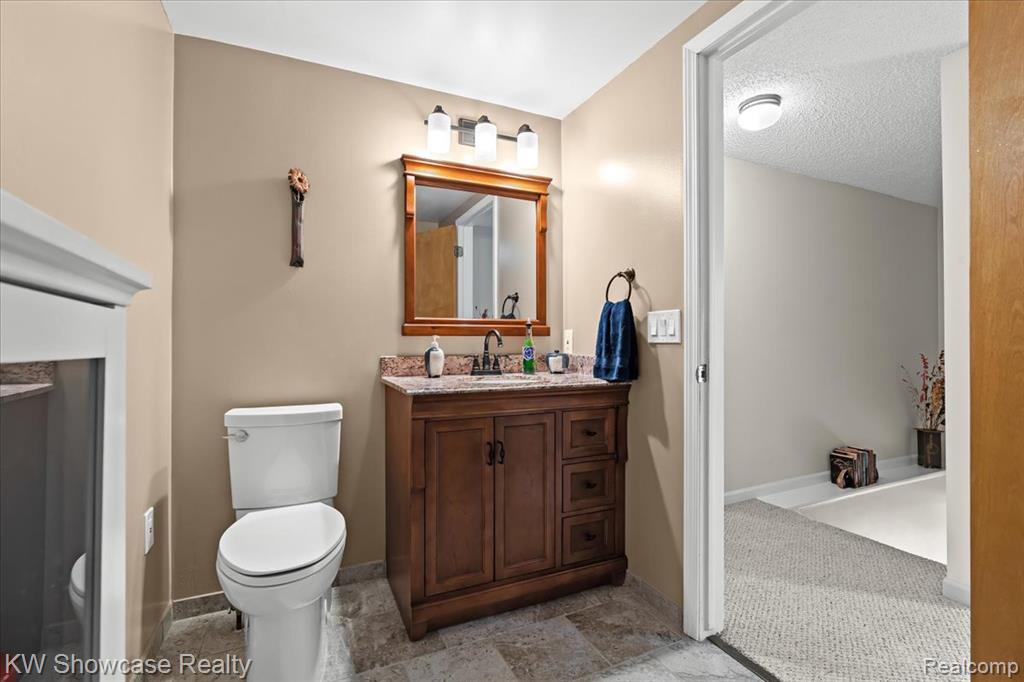 5865 Crescent Road, Waterford, MI 48327 — Photo 26
