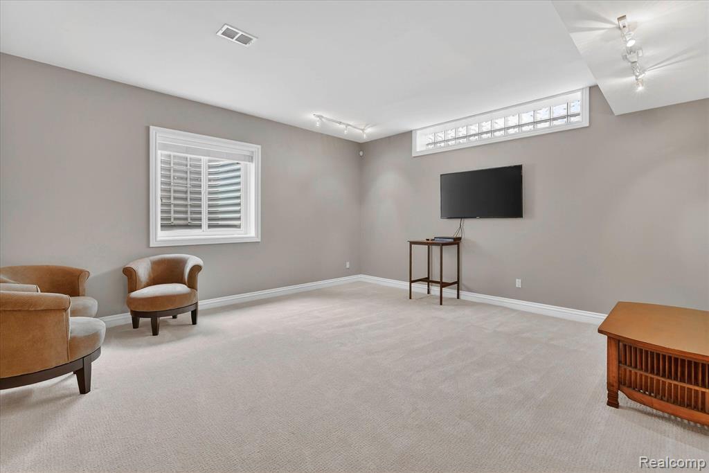 7247 Ardsley Lane, Clarkston, MI 48348 — Photo 40