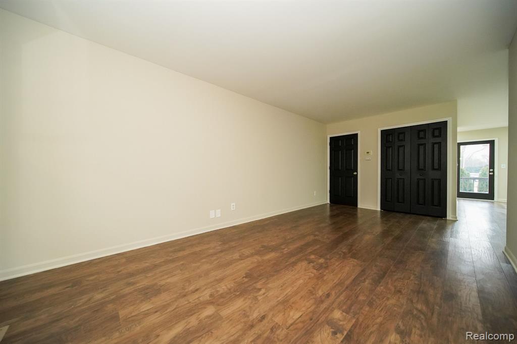 460 OAKGROVE, Clawson, MI — Photo 13