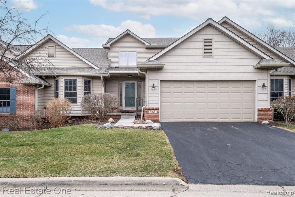 6228 Northridge Hills Drive, Brighton, MI 48116 — front exterior