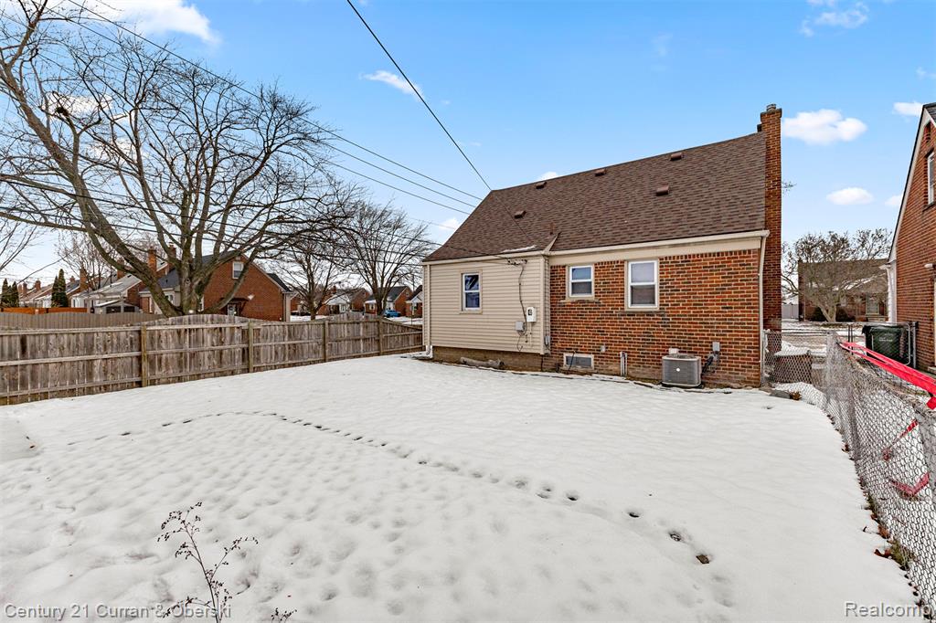 9804 Hubert Avenue, Allen Park, MI 48101 — Photo 22