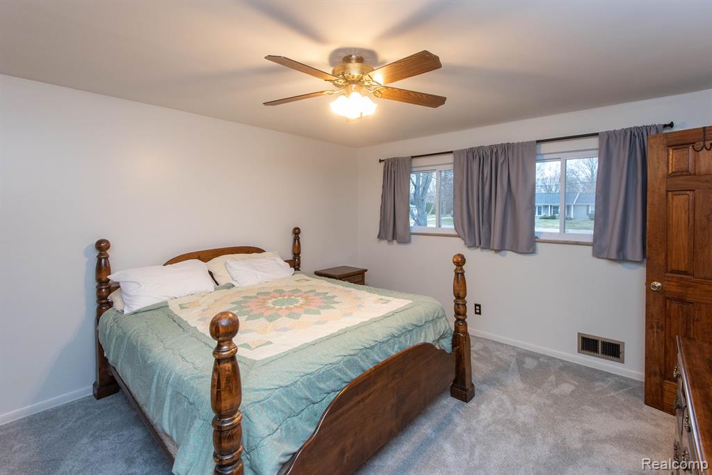 6226 GOLFVIEW Drive, Burton, MI 48509 — Photo 66