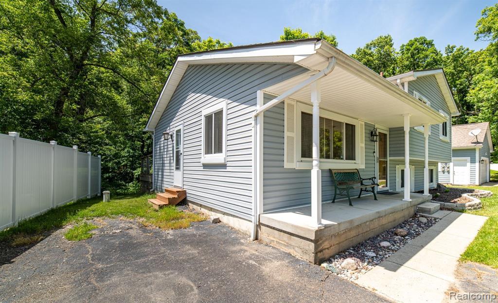 9089 SHERWOOD Drive, Davisburg, MI 48350 — Photo 7