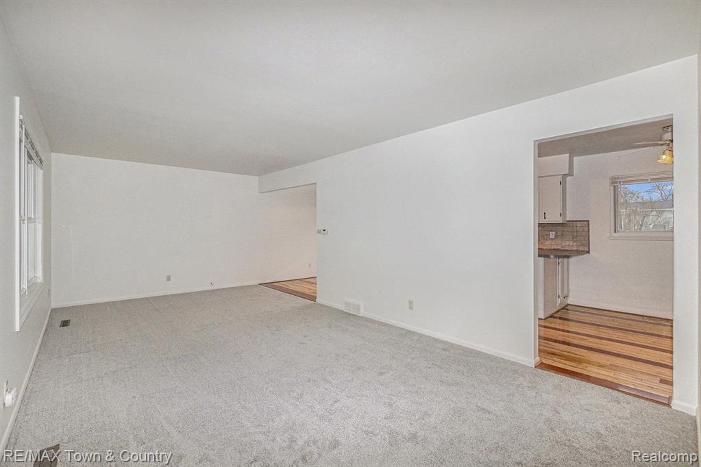 537 SPRING Lane, Flushing, MI 48433 — Photo 5
