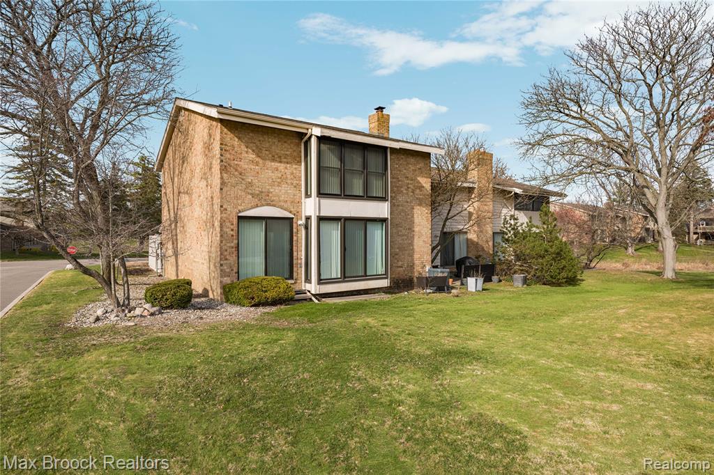 7451 Pebble Point, West Bloomfield, MI — Photo 44