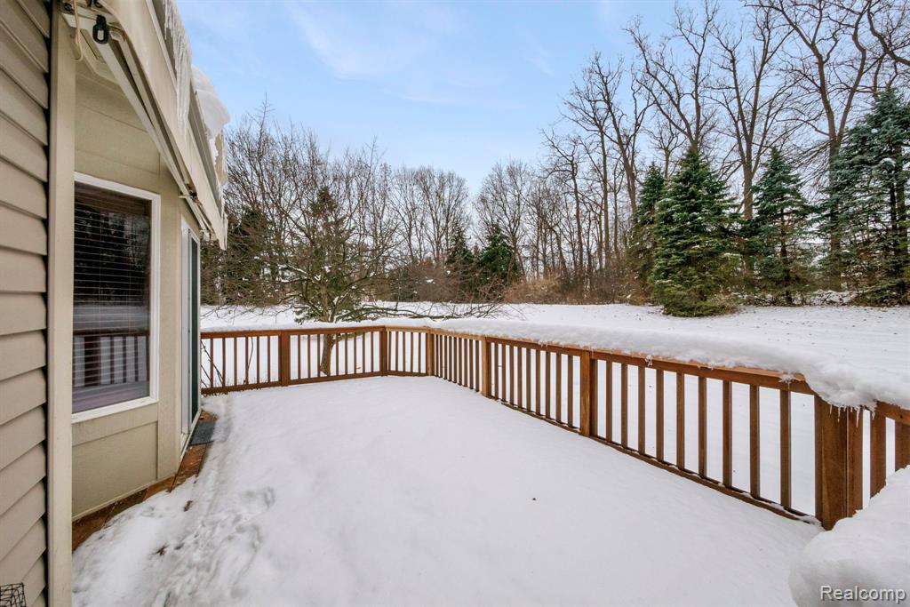 671 Woodhaven Drive, Commerce Twp, MI 48390 — Photo 47