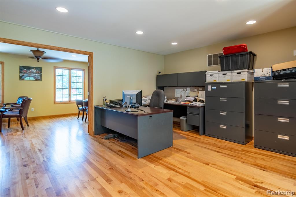 4133 LAHRING Road, Linden, MI 48451 — Photo 40