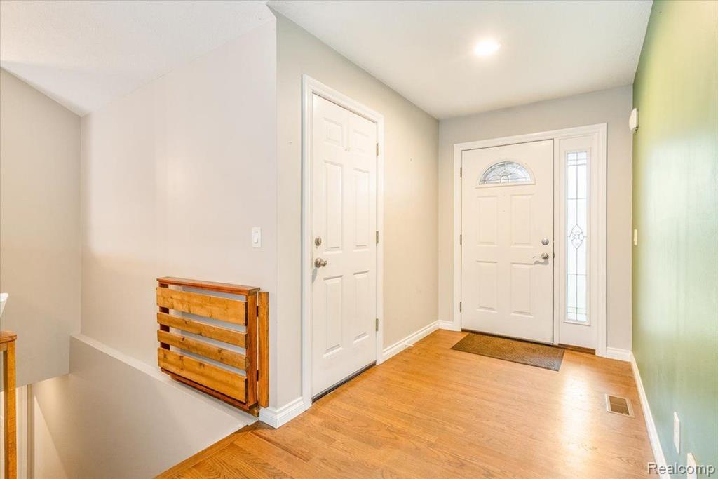 12391 SPENCER Lane, Carleton, MI 48117 — Photo 11
