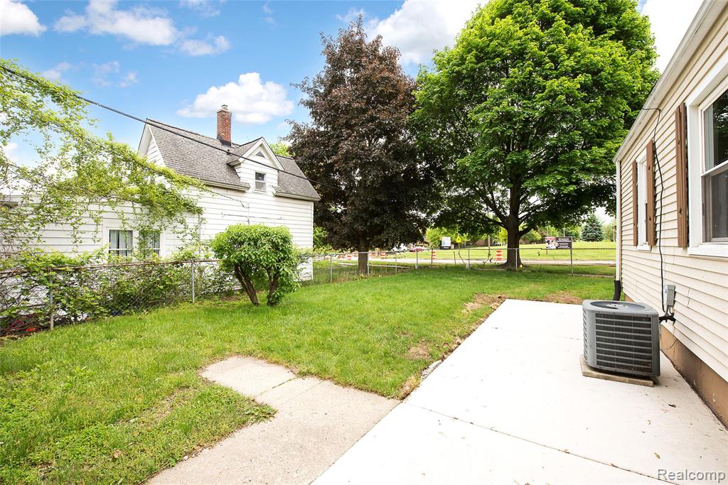 449 Burton Court, Ypsilanti, MI 48197 — Photo 4