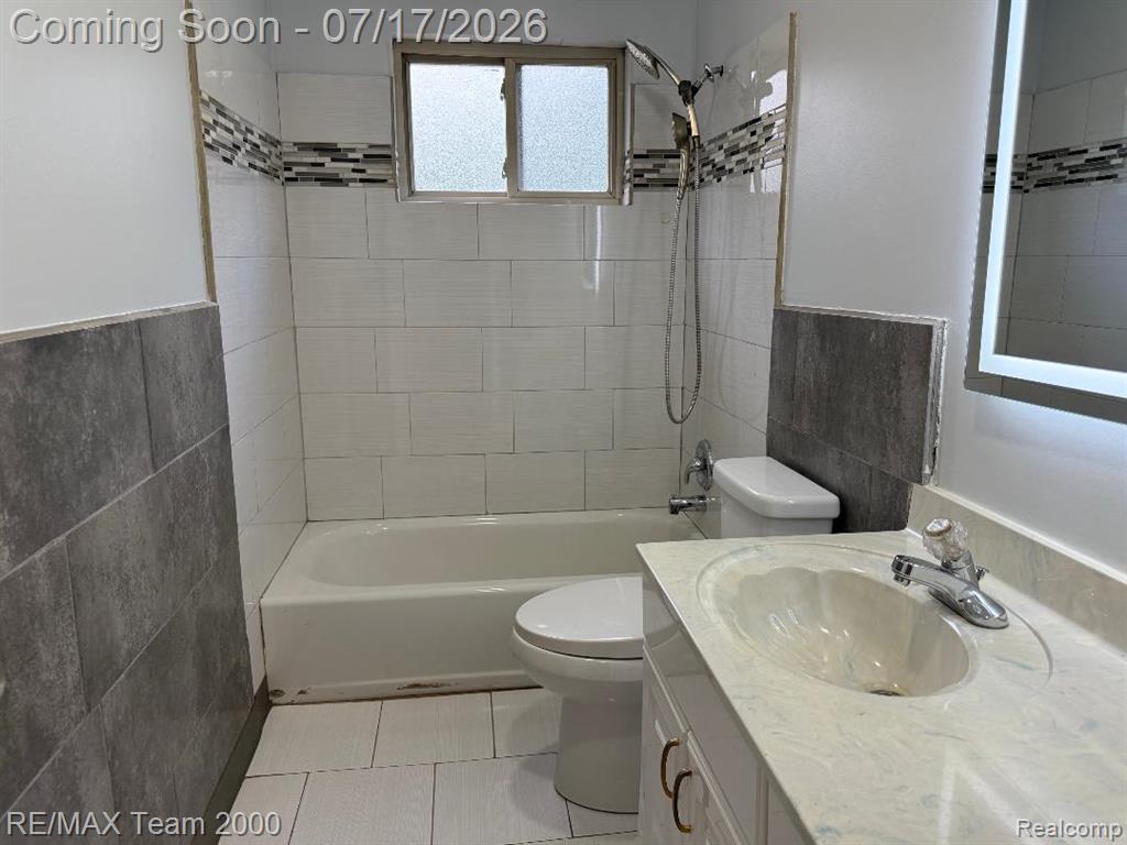3912 S Gulley Road, Dearborn Heights, MI 48125 — Photo 8
