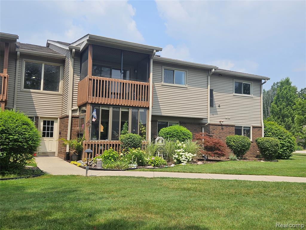 10161 Nancys Boulevard, Grosse Ile, MI 48138