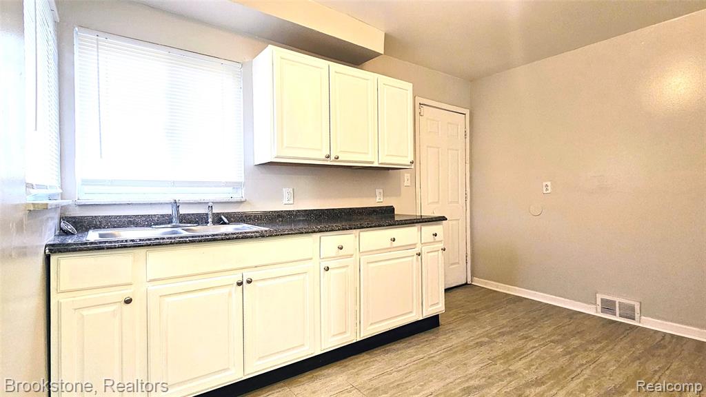 5205 Cadieux Road, Detroit, MI 48224 — Photo 23