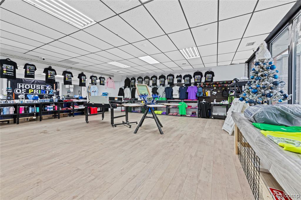 43911 Van Dyke, Sterling Heights, MI 48314 — Photo 13