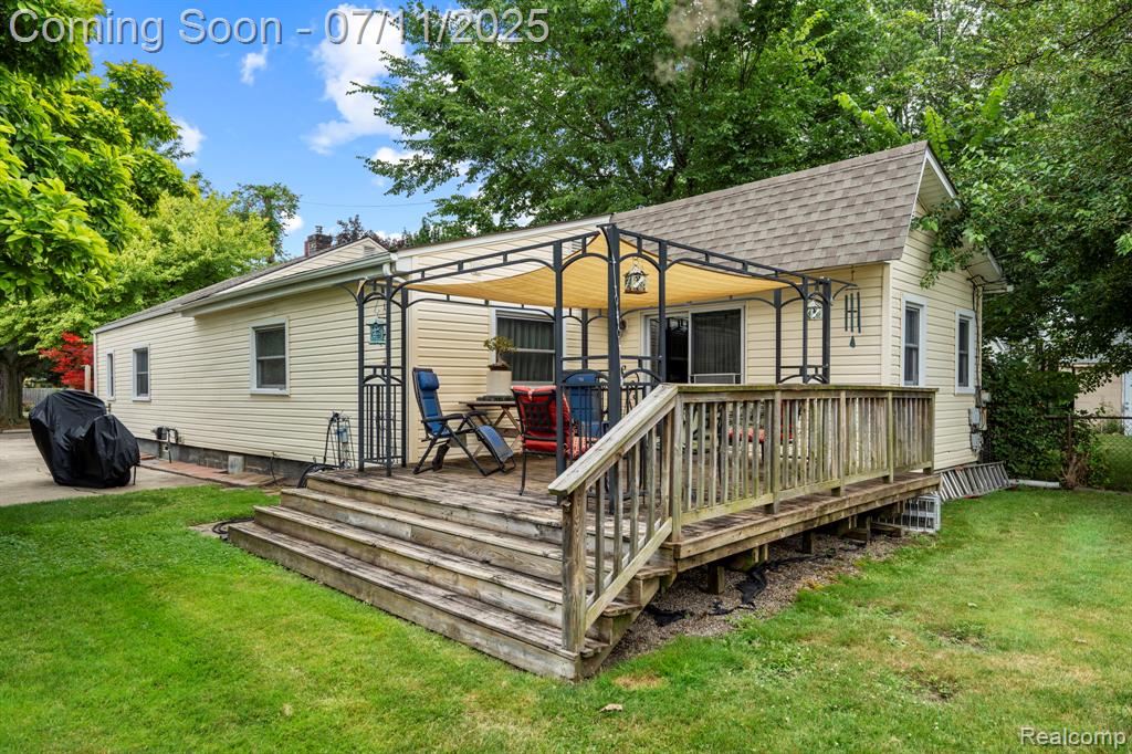 7557 Standard, Center Line, MI 48015 — Photo 8