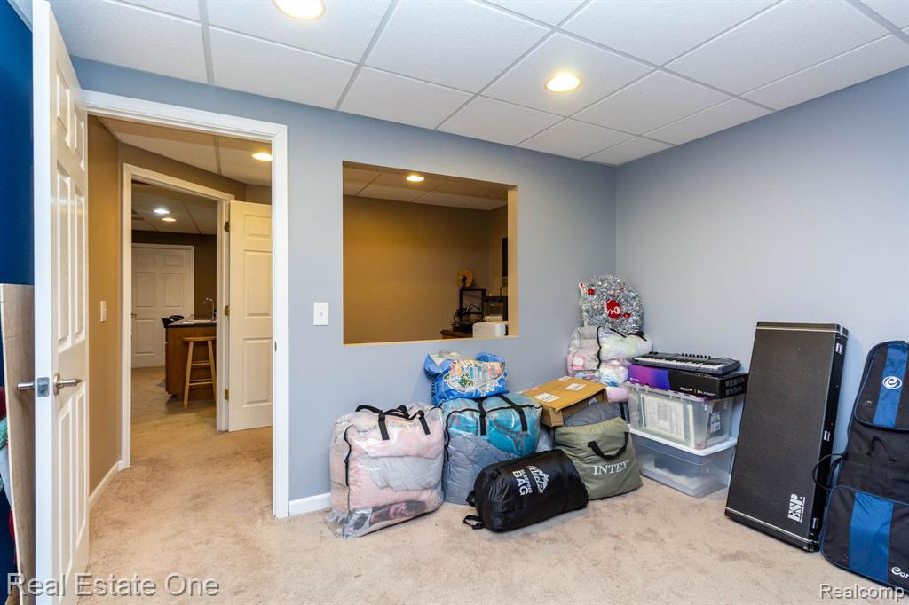 6536 Chatham Circle, Rochester Hills, MI 48306 — Photo 54