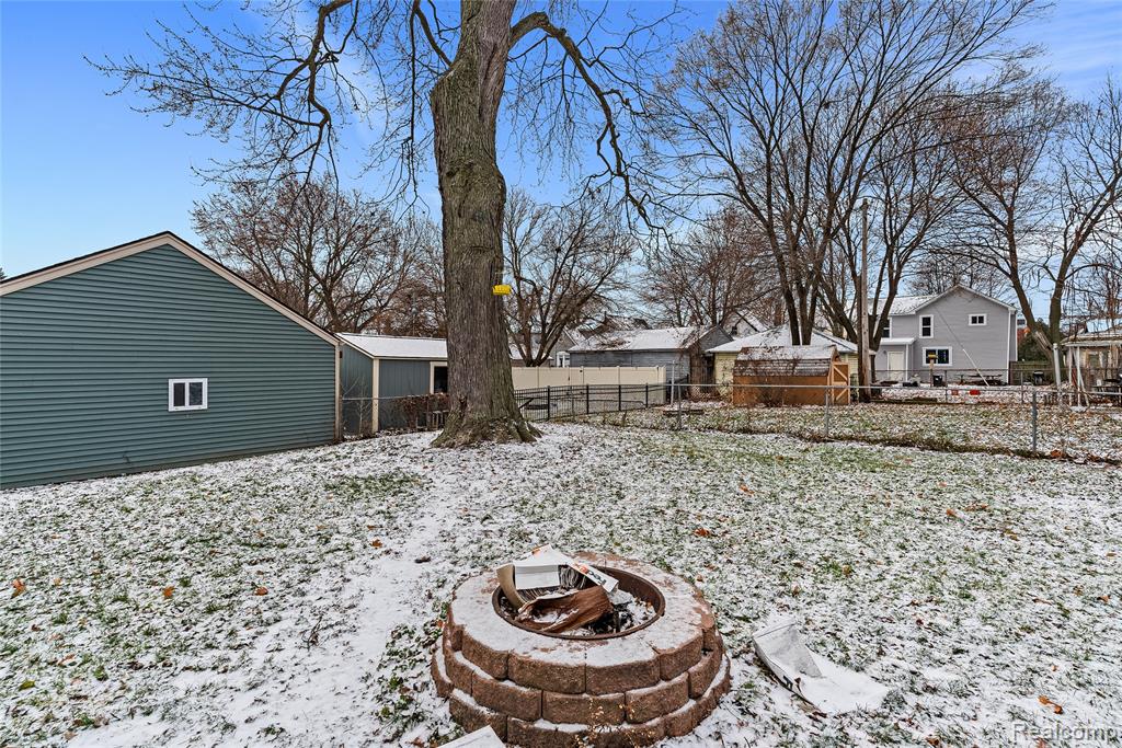 206 E Tuscola Street, Durand, MI 48429 — Photo 32