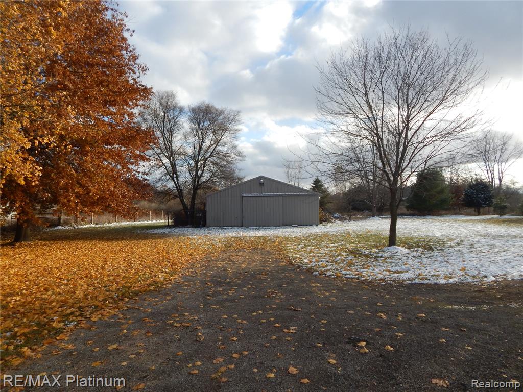 10321 E Lovejoy Road, Perry, MI 48872 — Photo 37