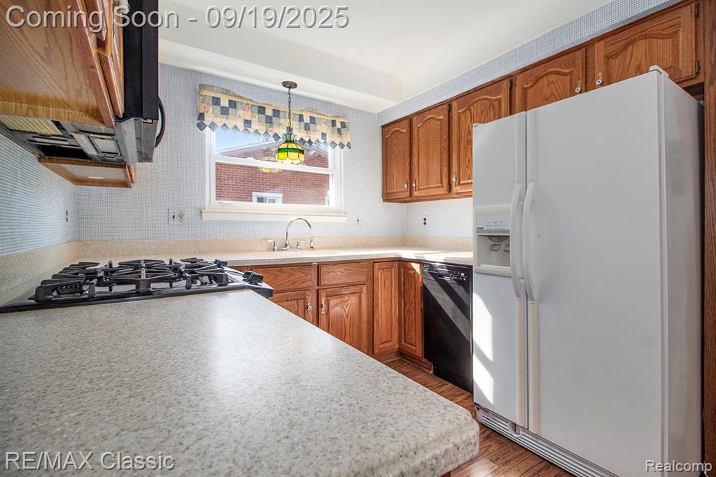 42245 Hammill Lane, Plymouth, MI 48170 — Photo 13