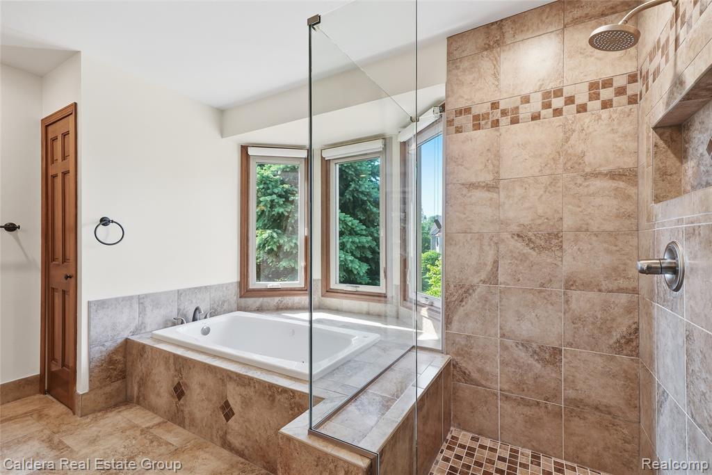 8915 Chestnut Run Drive, Utica, MI 48317 — Photo 36