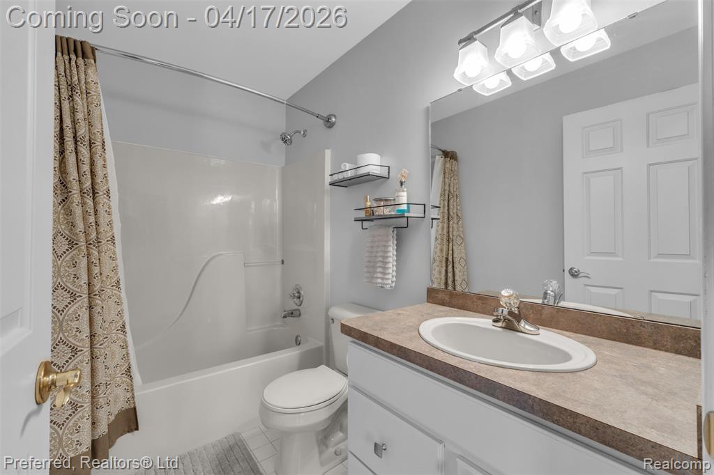 8560 Vista Court, Westland, MI — Photo 39