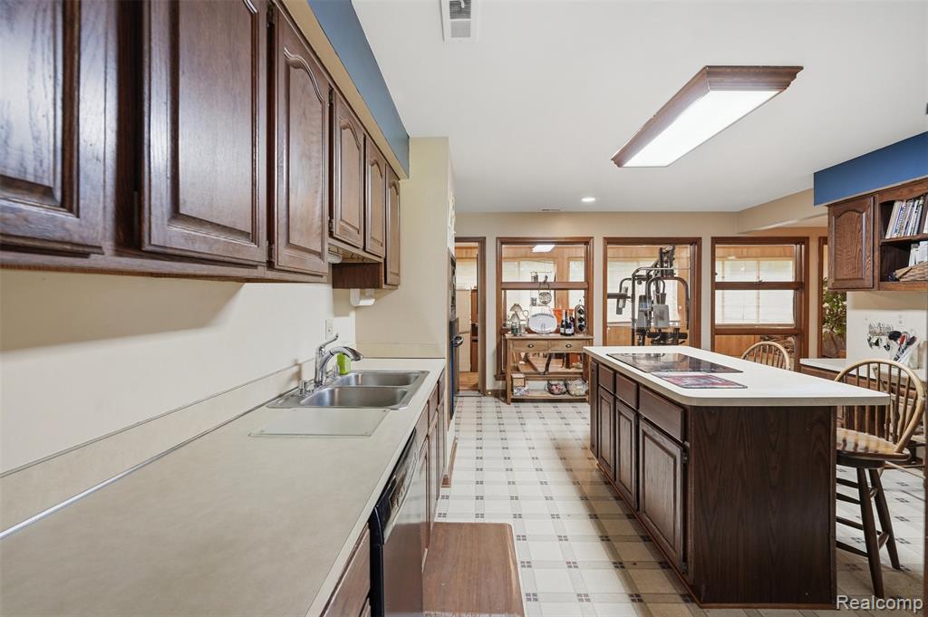11034 Grand River Road, Brighton, MI 48116 — Photo 18