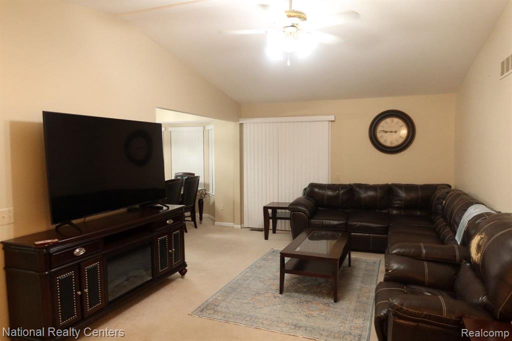 8373 Jefferson Court, Warren, MI 48093 — Photo 4