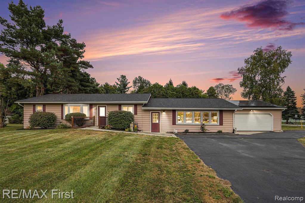 4010 PARKER Road, Fort Gratiot, MI 48059 — Photo 2