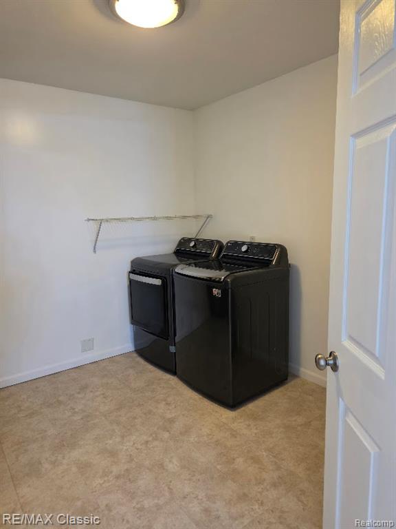 8469 Heywood Circle, Sterling Heights, MI 48312 — Photo 11