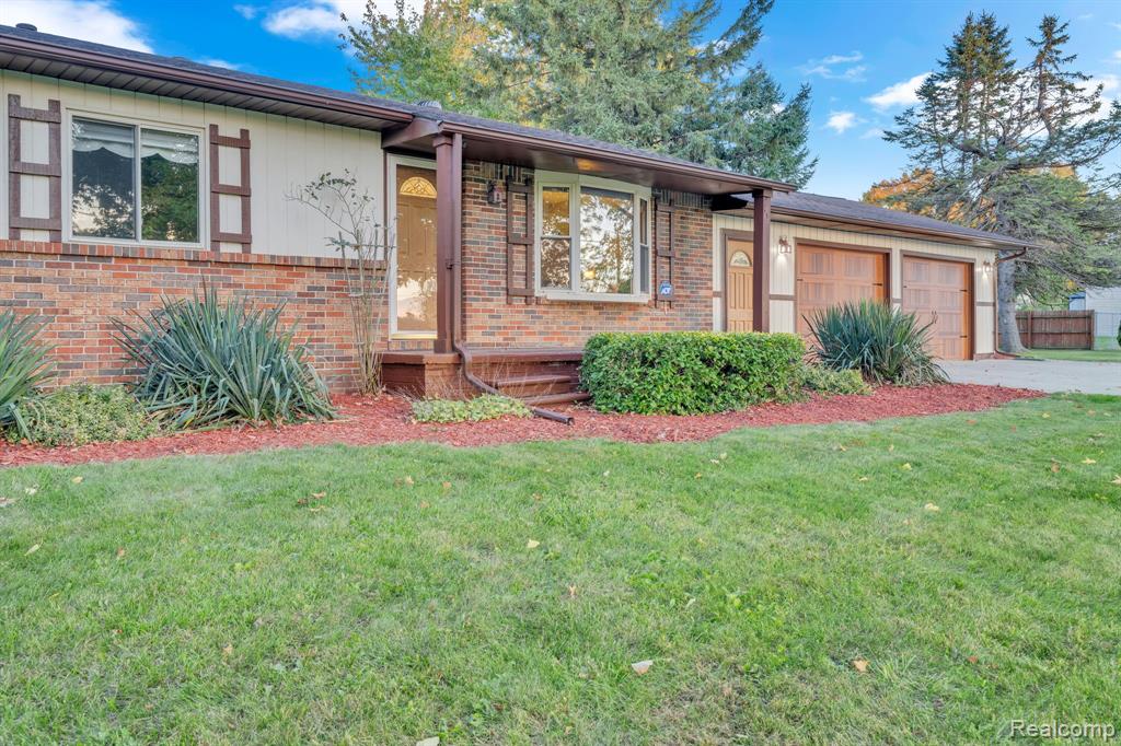 11056 N Irish Road, Otisville, MI 48463 — Photo 10