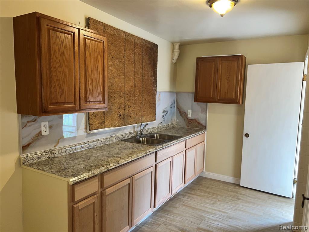 8750 E Outer Drive, Detroit, MI 48213 — Photo 8