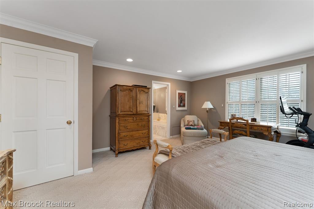 919 W Glengarry Circle, Bloomfield Hills, MI 48301 — Photo 27