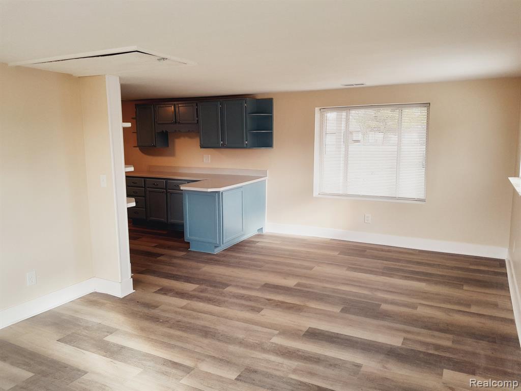 4098 E CARPENTER Road, Flint, MI 48506 — Photo 10