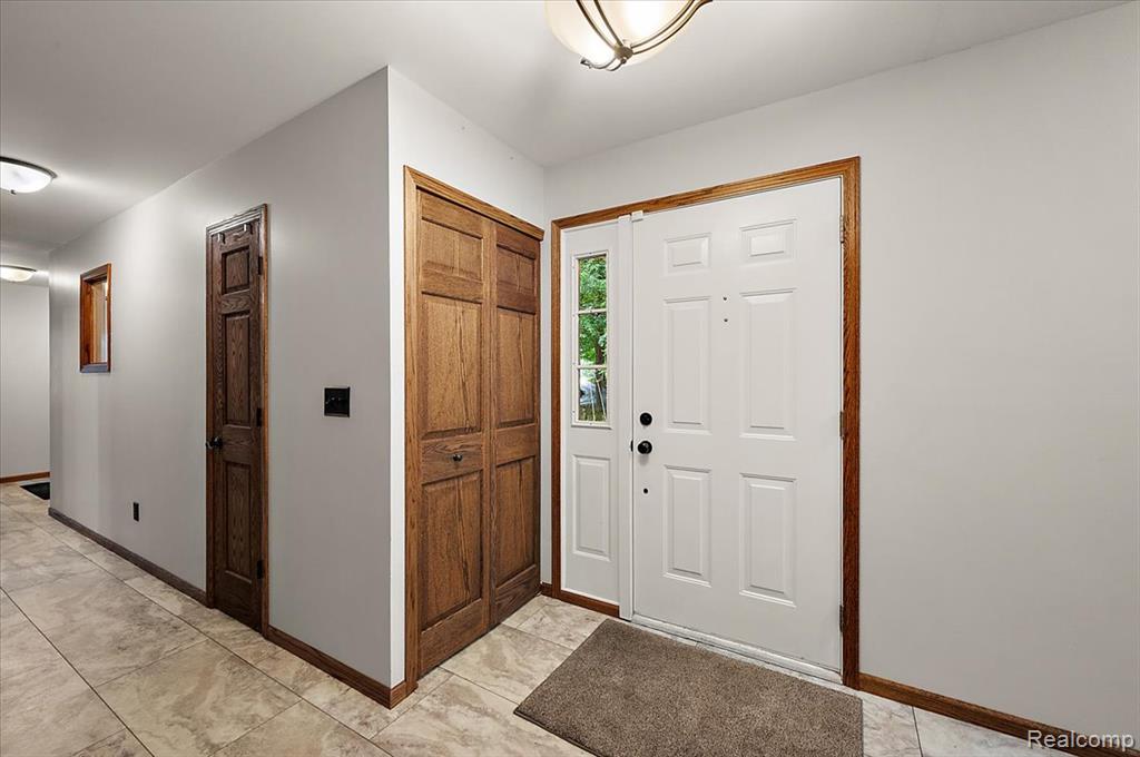 670 Rolling Acres Drive, Ortonville, MI 48462 — Photo 8